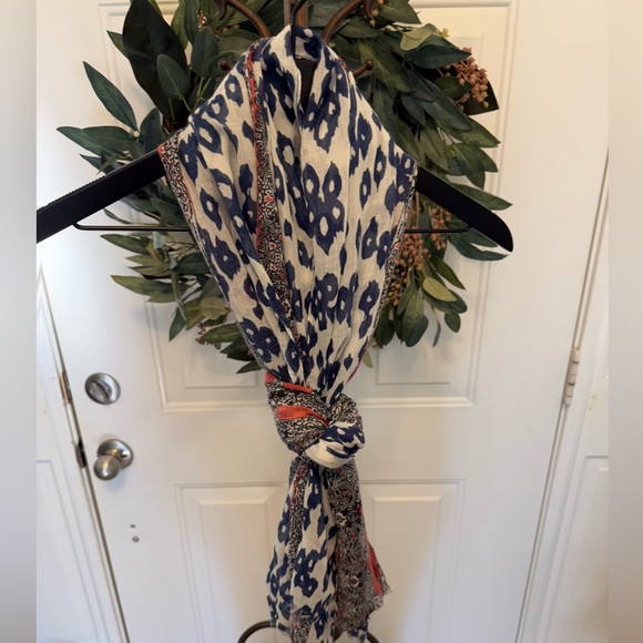 Pretty Mixed Print Leopard Print & Floral Print Long Lightweight Scarf OS - Picture 5 of 8